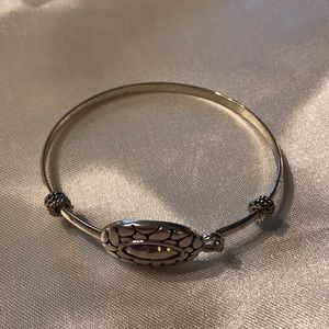 Lightweight silver bangle